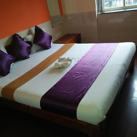 Hotel Q Deck Mumbai Exterior foto