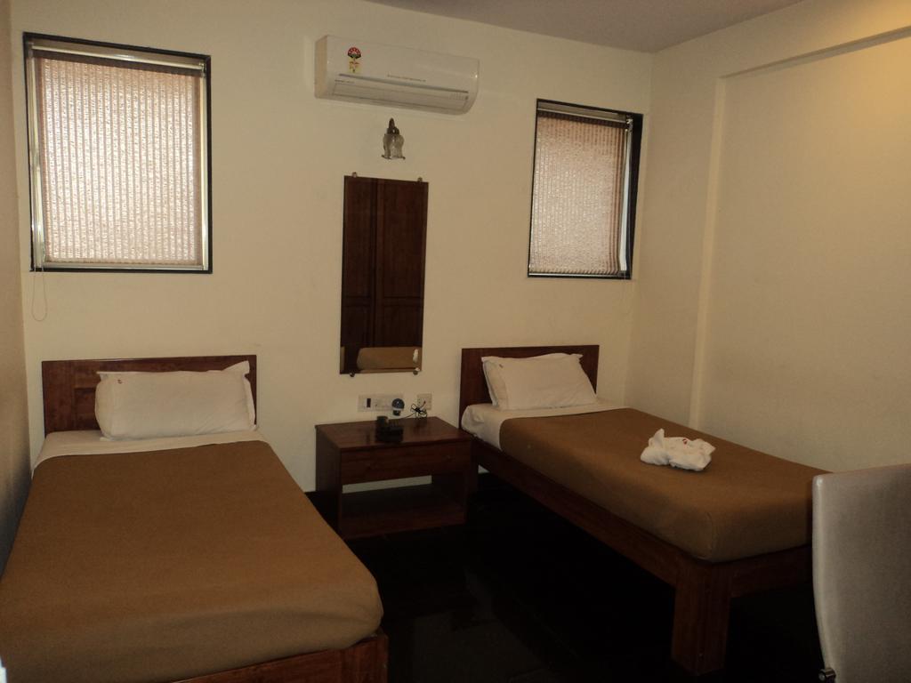 Hotel Q Deck Mumbai Zimmer foto