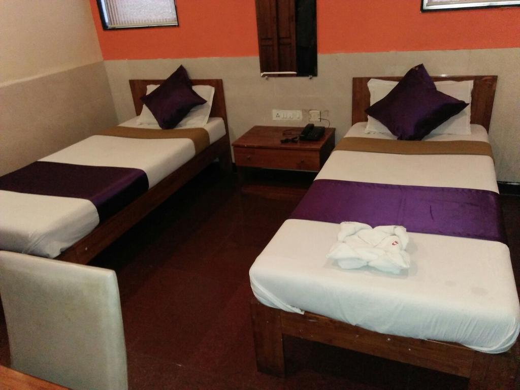 Hotel Q Deck Mumbai Exterior foto